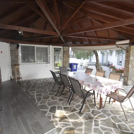 Zephyros Family 1 Apartment